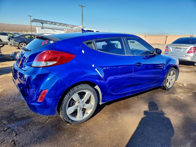 Hyundai VELOSTER Image 3
