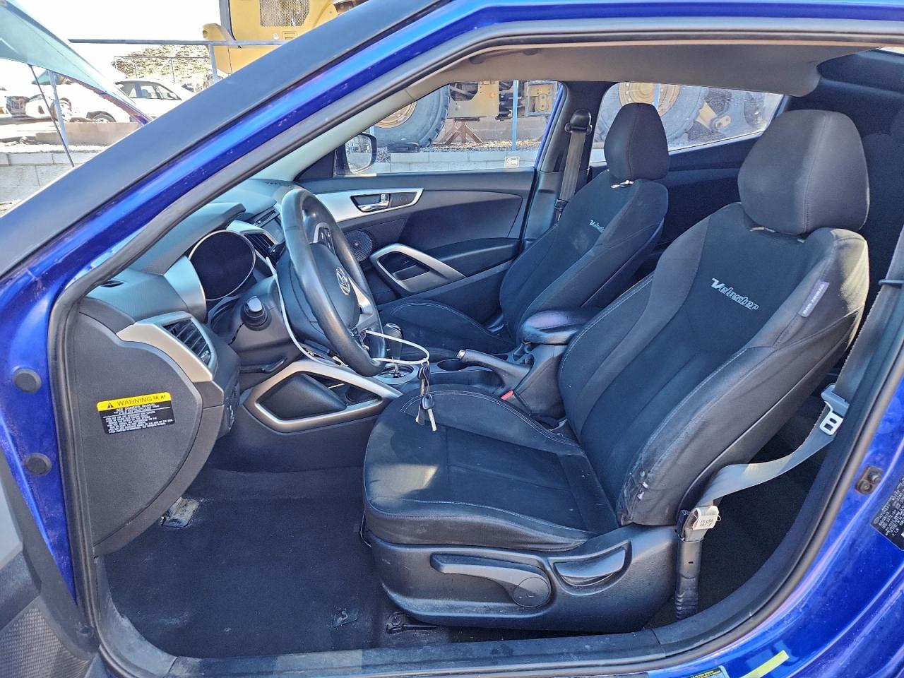 Hyundai VELOSTER Image 10