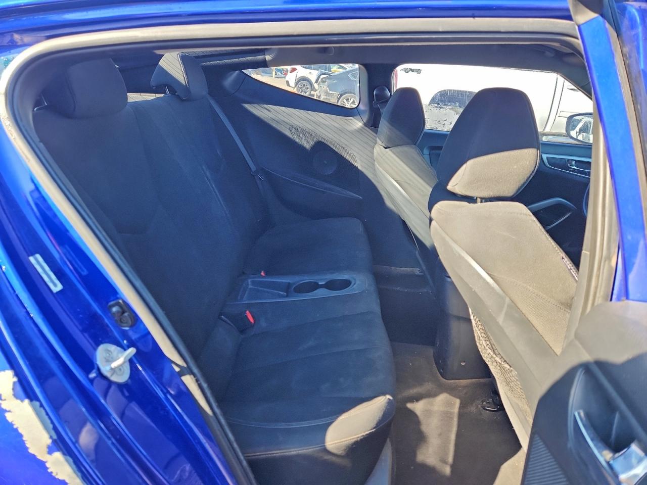 Hyundai VELOSTER Image 6