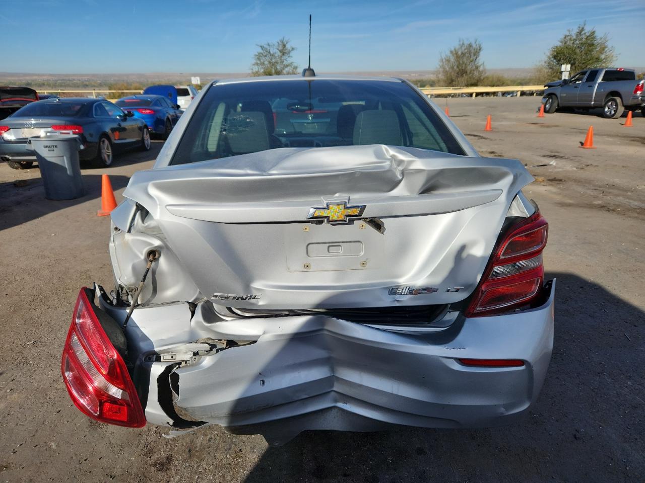 Chevrolet Sonic Lt Image 11