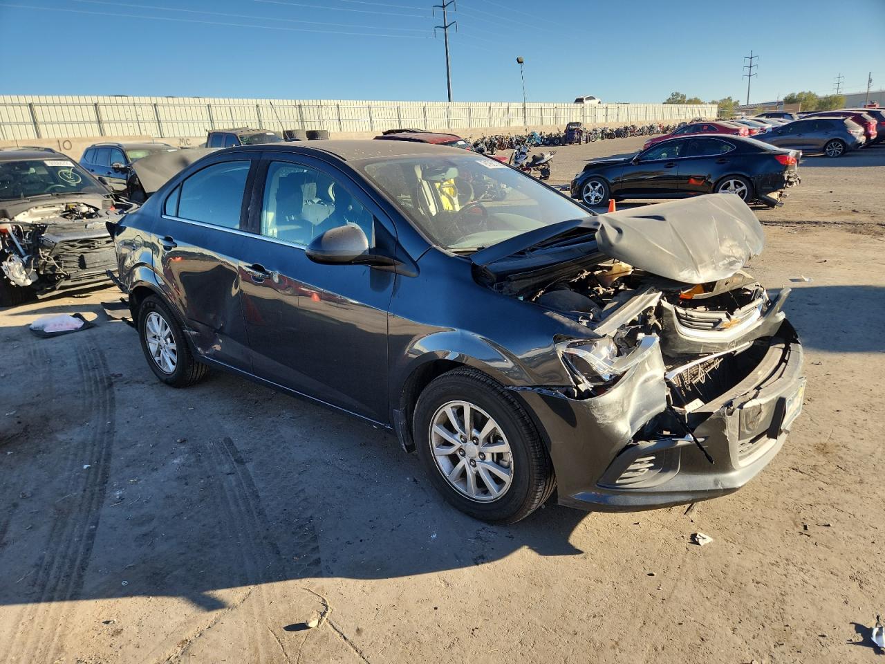 Chevrolet Sonic Lt Image 3