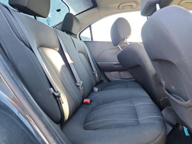 Chevrolet Sonic Lt Image 2