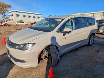  Salvage Chrysler Pacifica