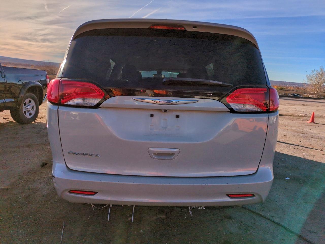 Chrysler Pacifica Lx Image 4