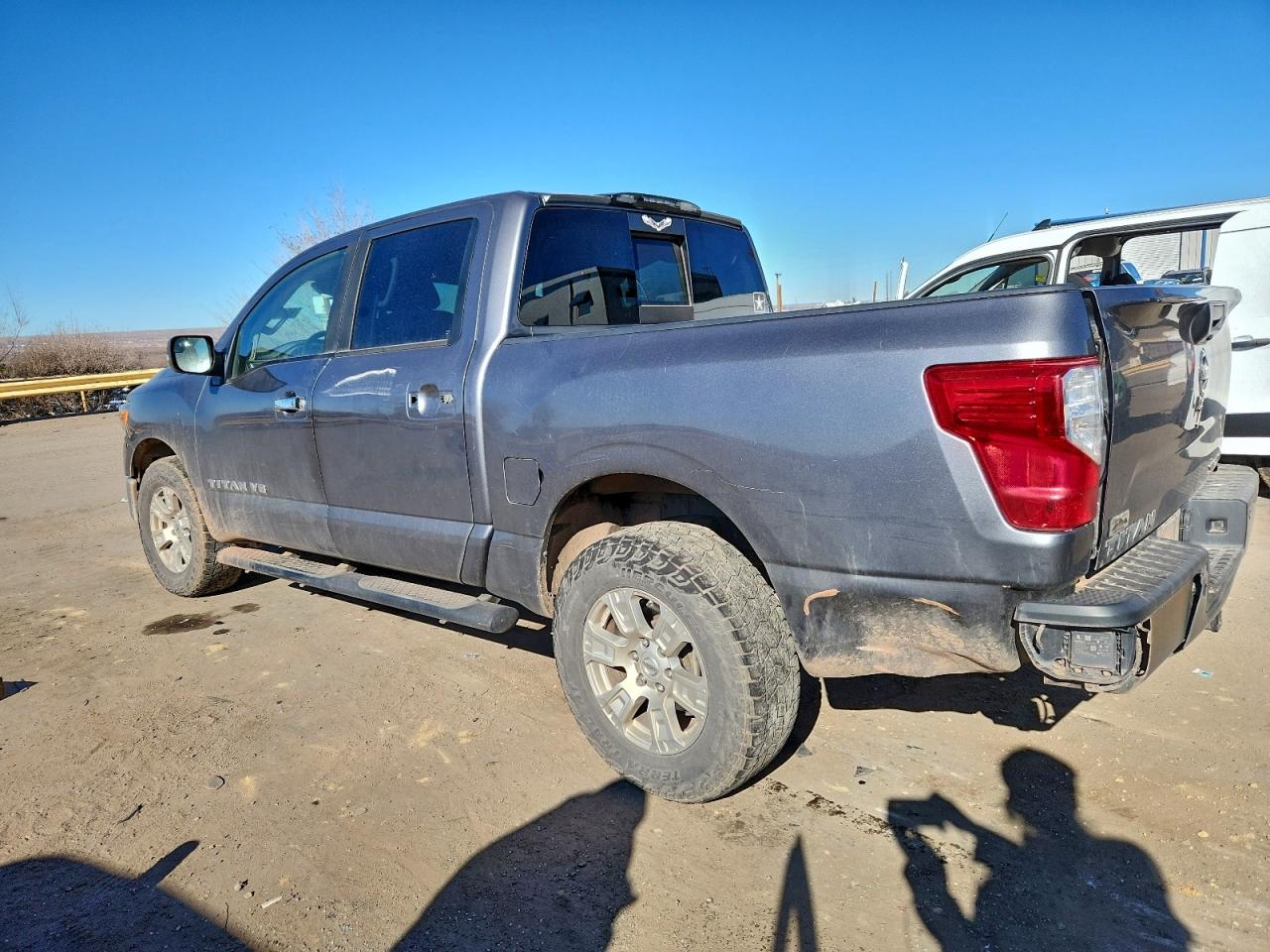 Nissan Titan Sv Image 8
