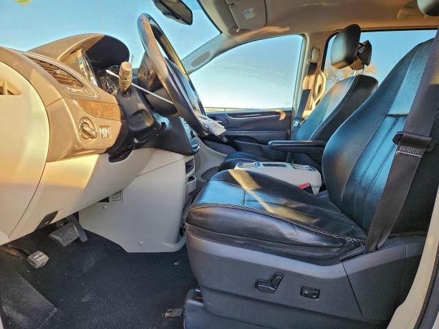 Chrysler Minivan Touring Image 13