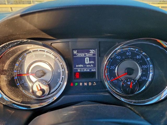 Chrysler Minivan Touring Image 11