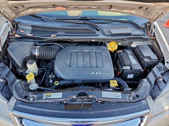 Chrysler Minivan Touring Image 4