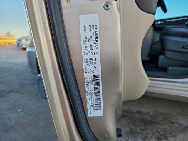 Chrysler Minivan Touring Image 2