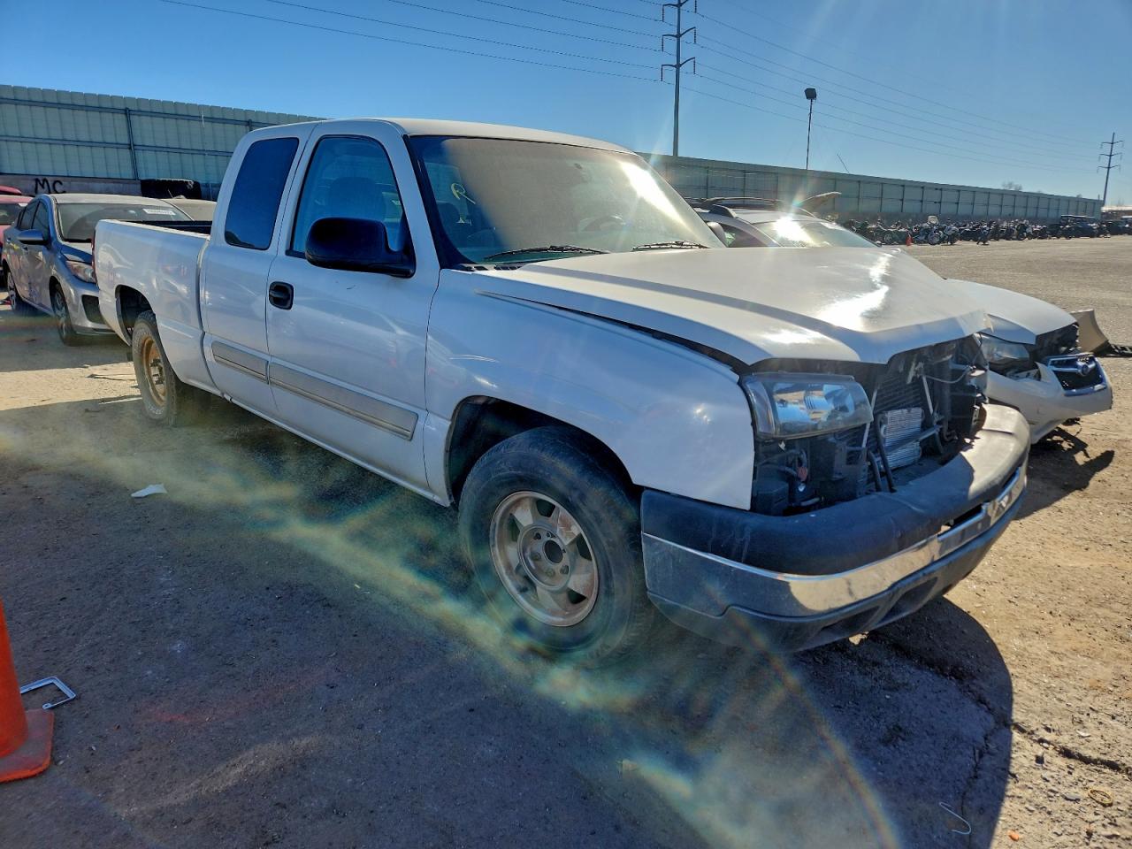 Chevrolet Silverado C1500 Image 2