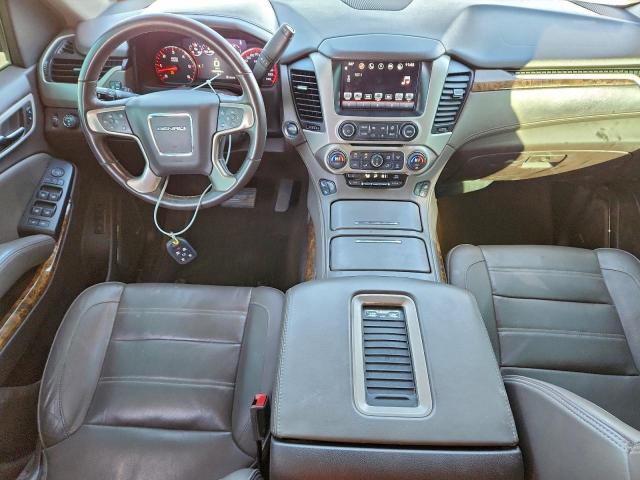 GMC Yukon Denali Image 10