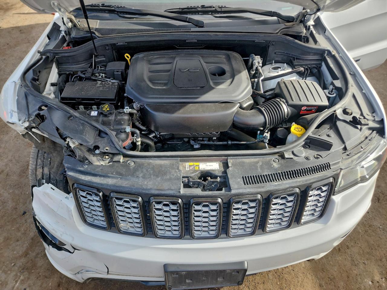 Jeep Grand Cherokee Laredo Image 13