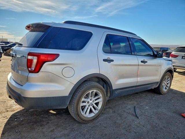 Ford Explorer Image 13