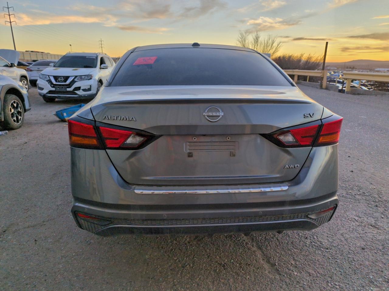 Nissan Altima Sv Image 3