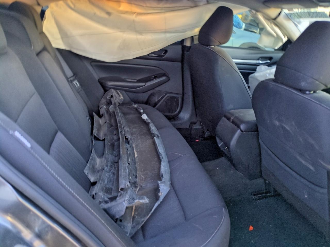 Nissan Altima Sv Image 12