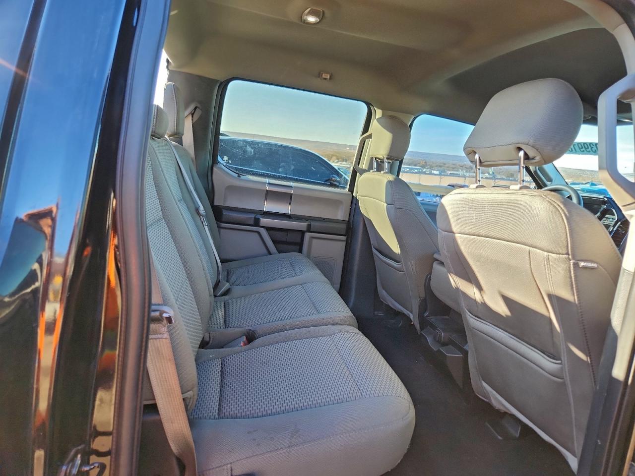 Ford F-150 Supercrew Image 8