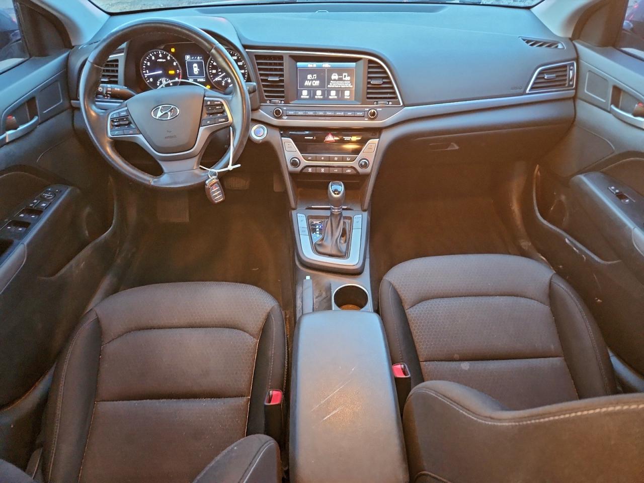 Hyundai ELANTRA Sel Image 5