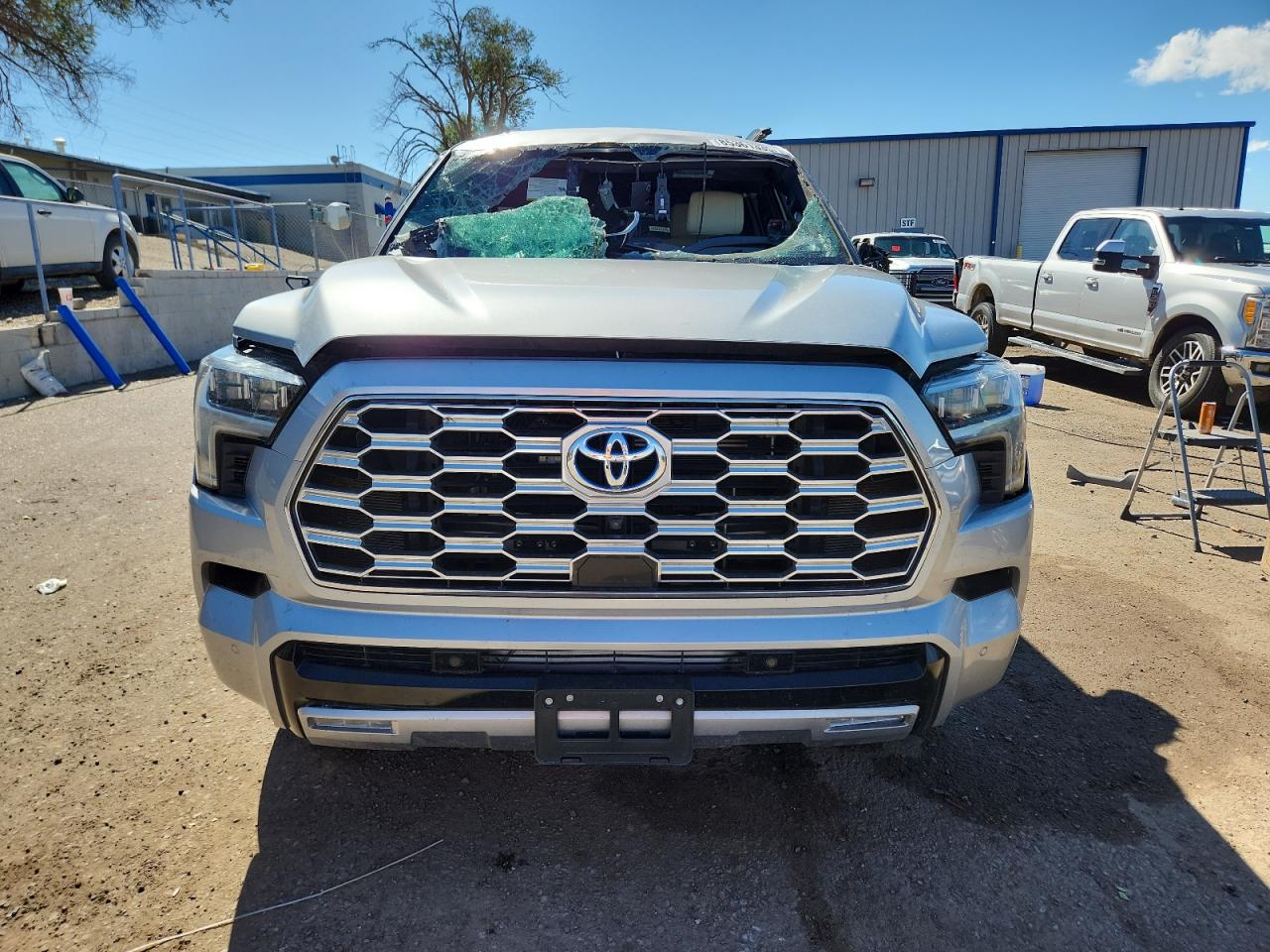 Toyota Sequoia Sr5 Image 3