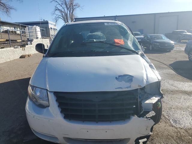 Chrysler Minivan Touring Image 7