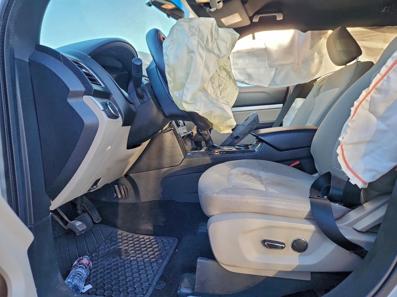 Ford Explorer Image 7