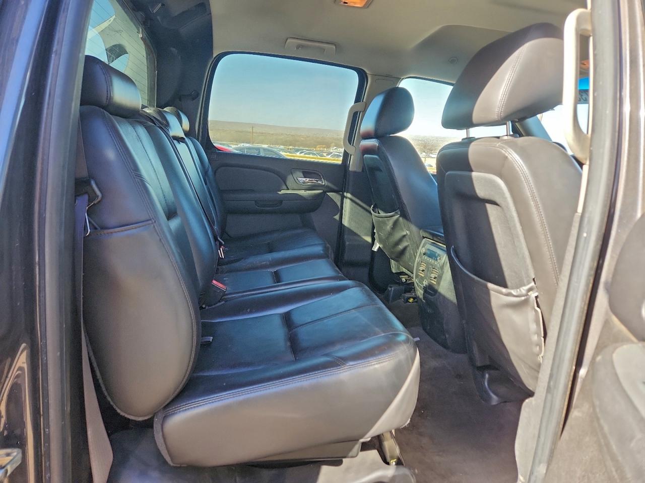 Chevrolet Avalanche Lt Image 12