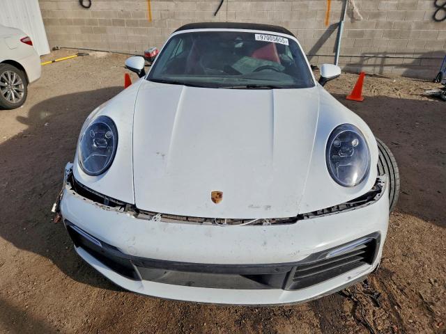 Porsche 911 Carrera Image 5