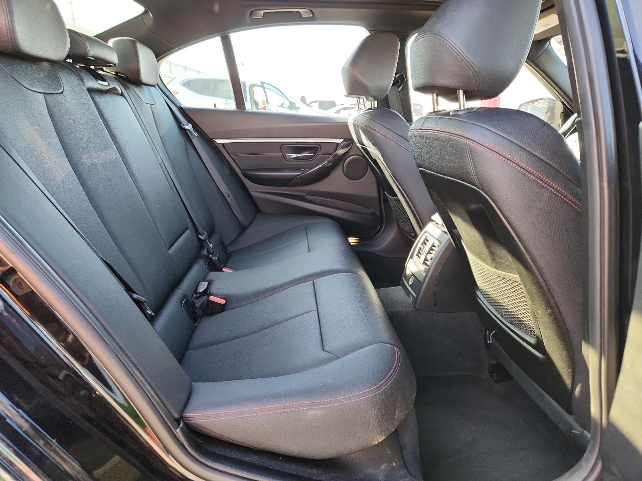 BMW 3 Series Image 11