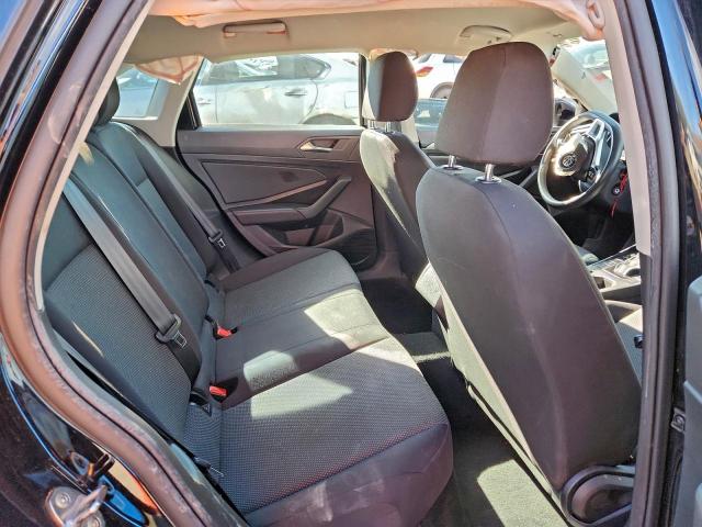 Volkswagen Jetta S Image 6