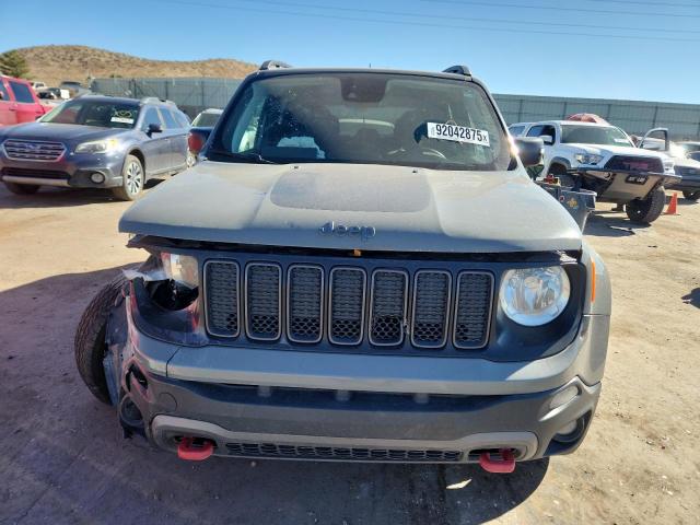 Jeep Renegade Trailhawk Image 2
