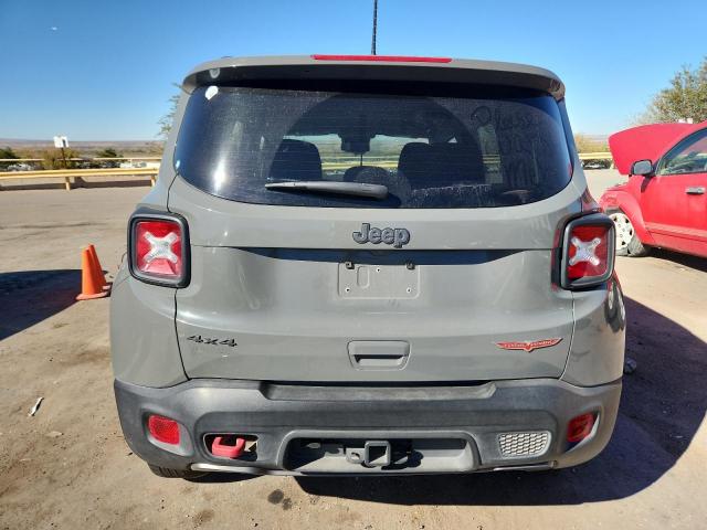 Jeep Renegade Trailhawk Image 4