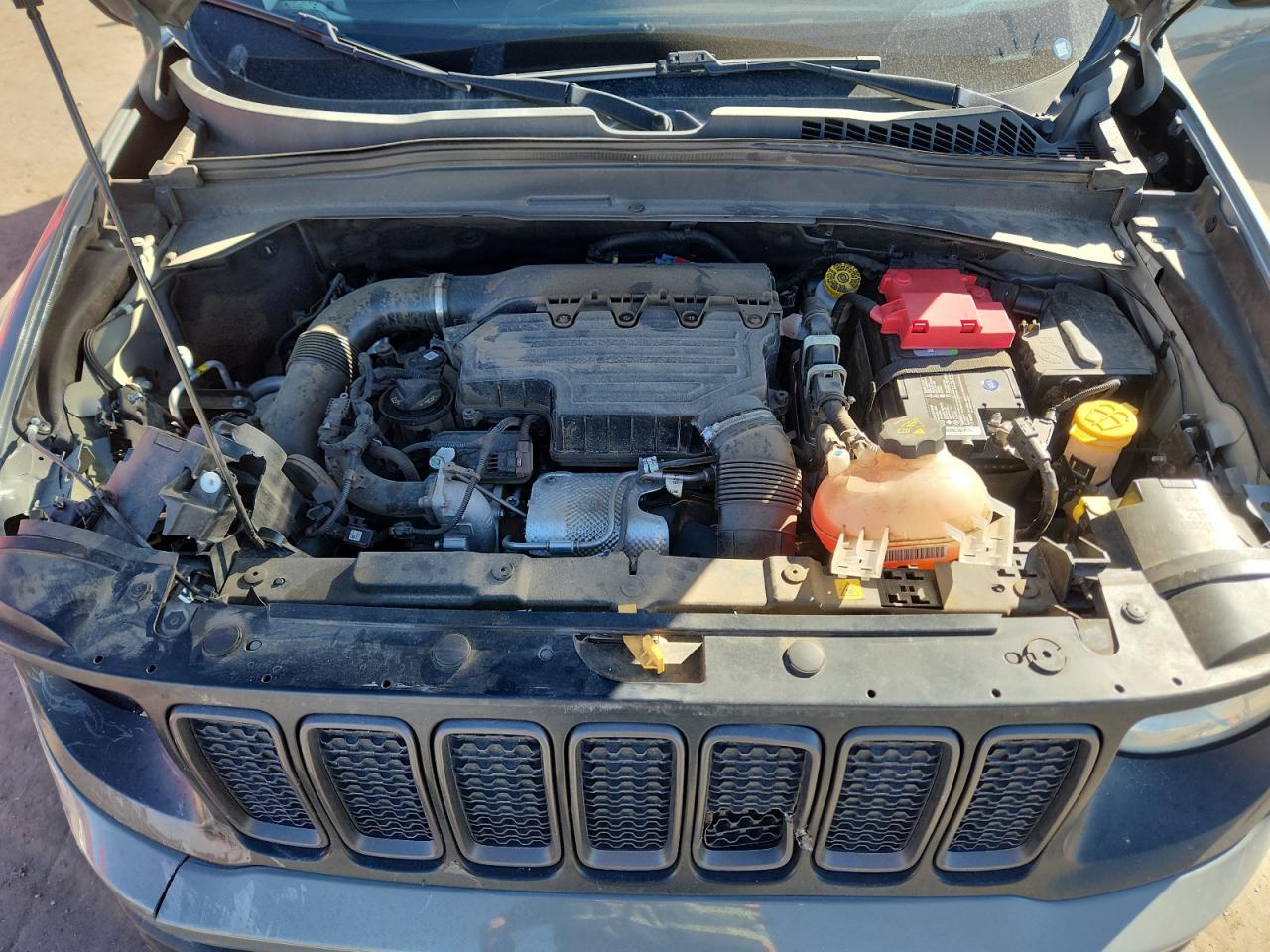 Jeep Renegade Trailhawk Image 13