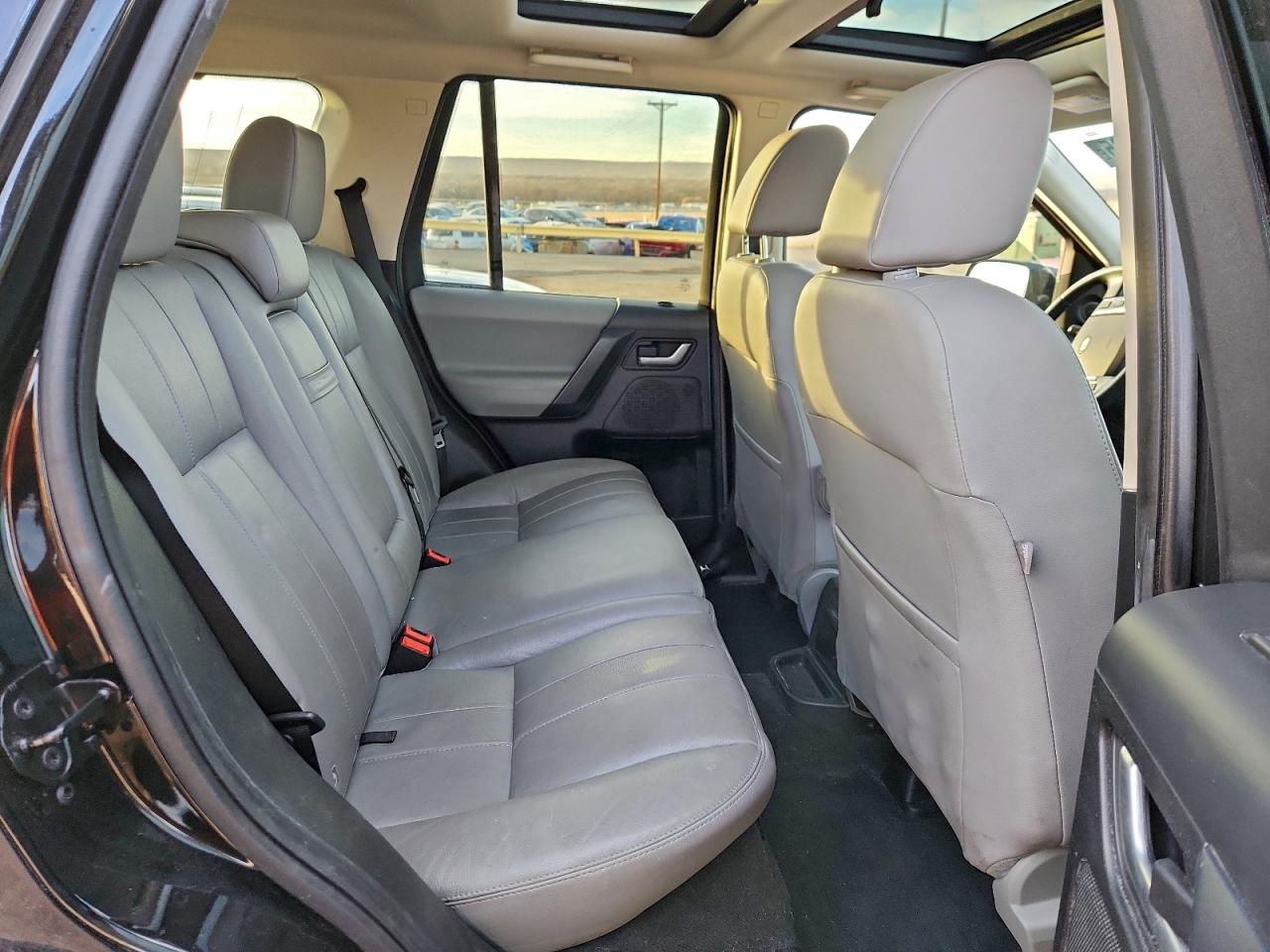 Land Rover LR2 Hse Image 8