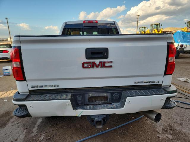 GMC Sierra K2500 Denali Image 3