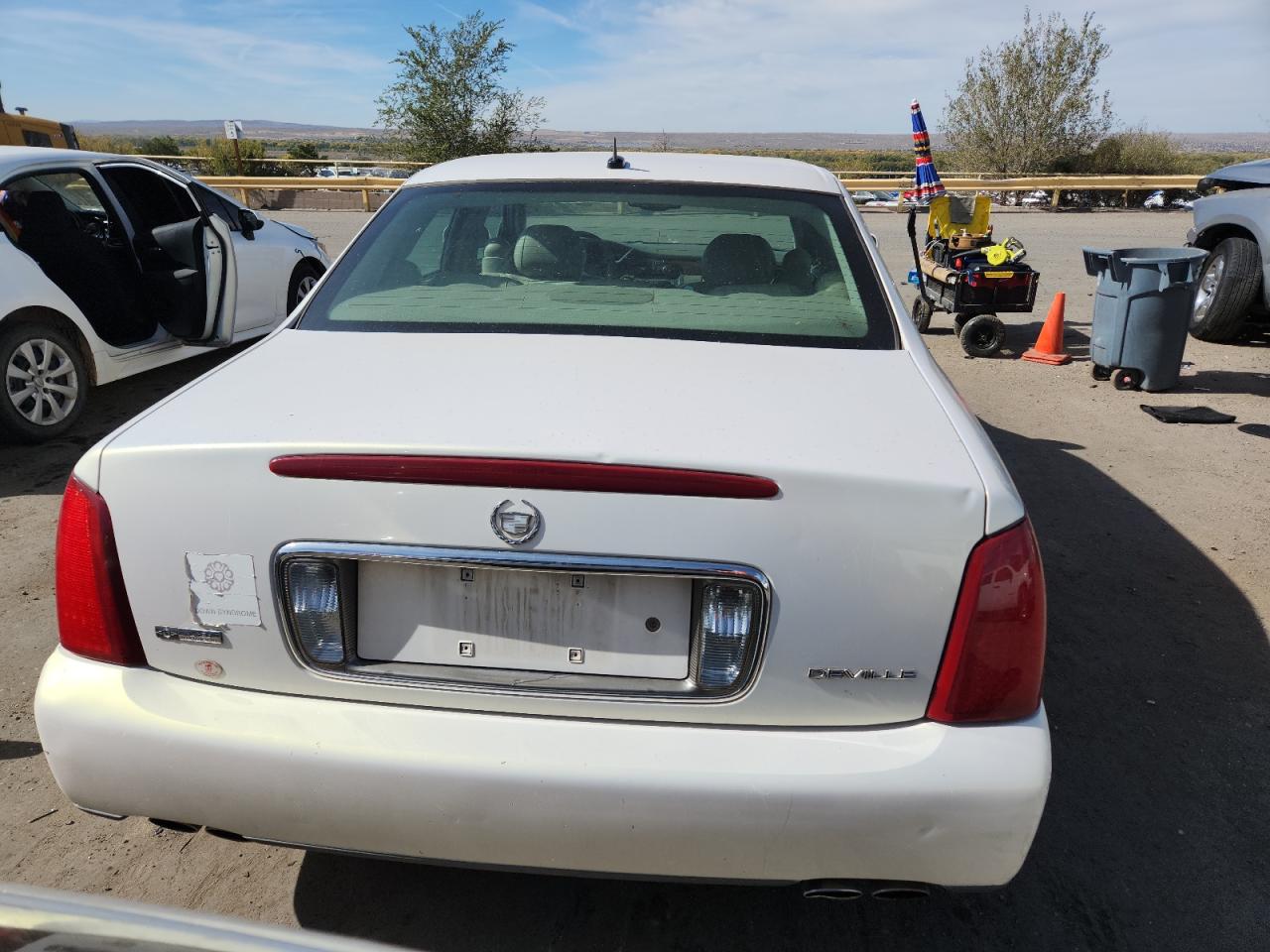 Cadillac DeVille Image 4