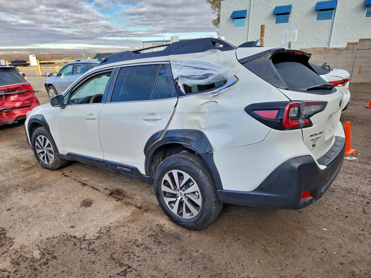 Subaru Outback Premium Image 3