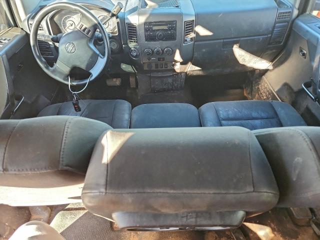 Nissan Titan S Image 9