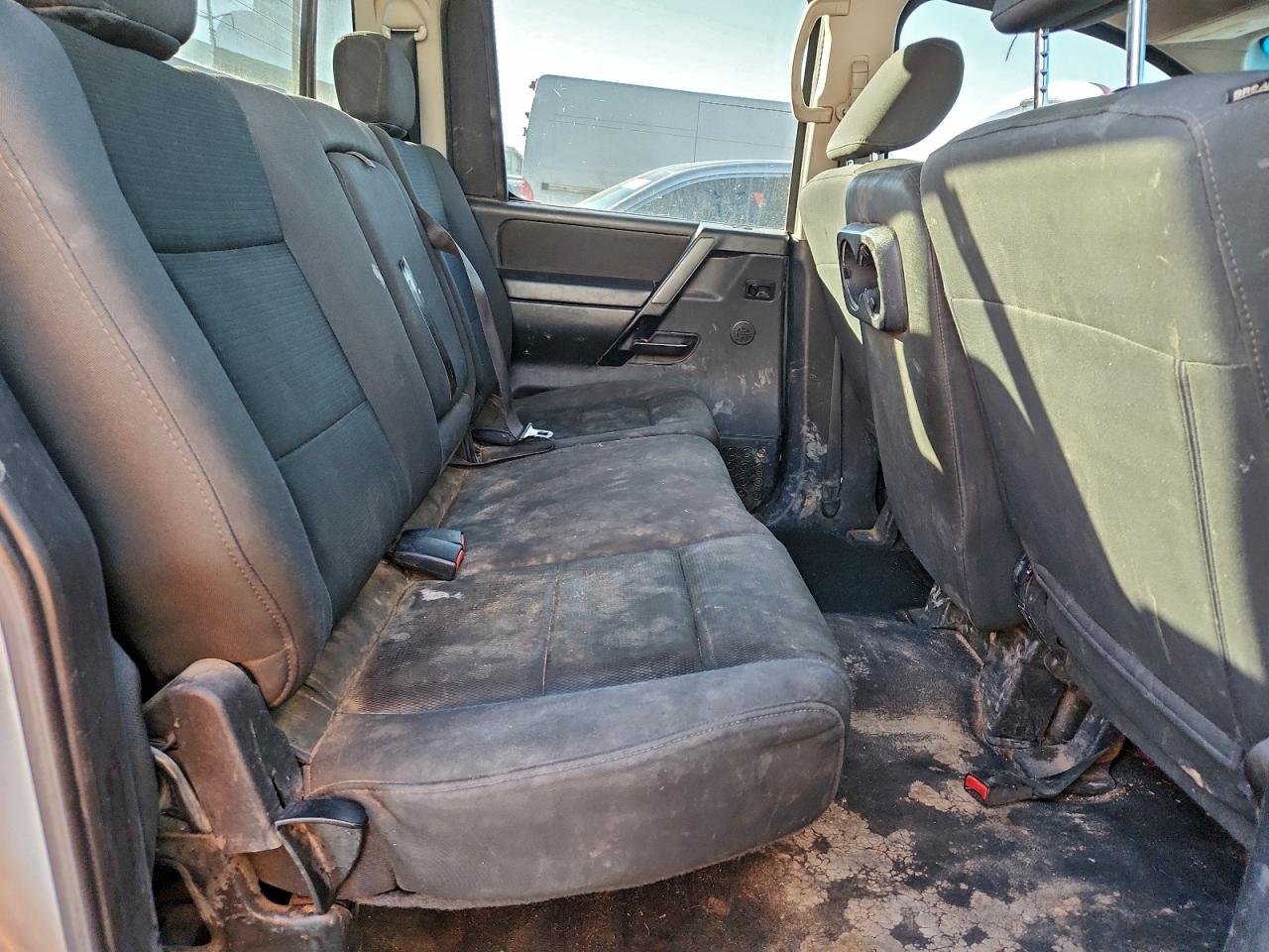 Nissan Titan S Image 11