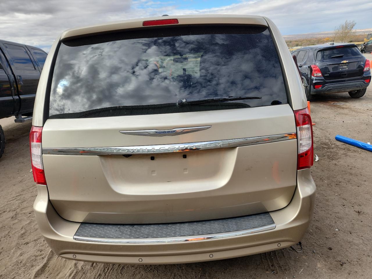 Chrysler Minivan Touring L Image 3