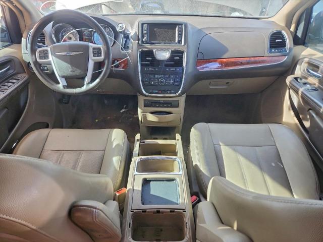 Chrysler Minivan Touring L Image 13