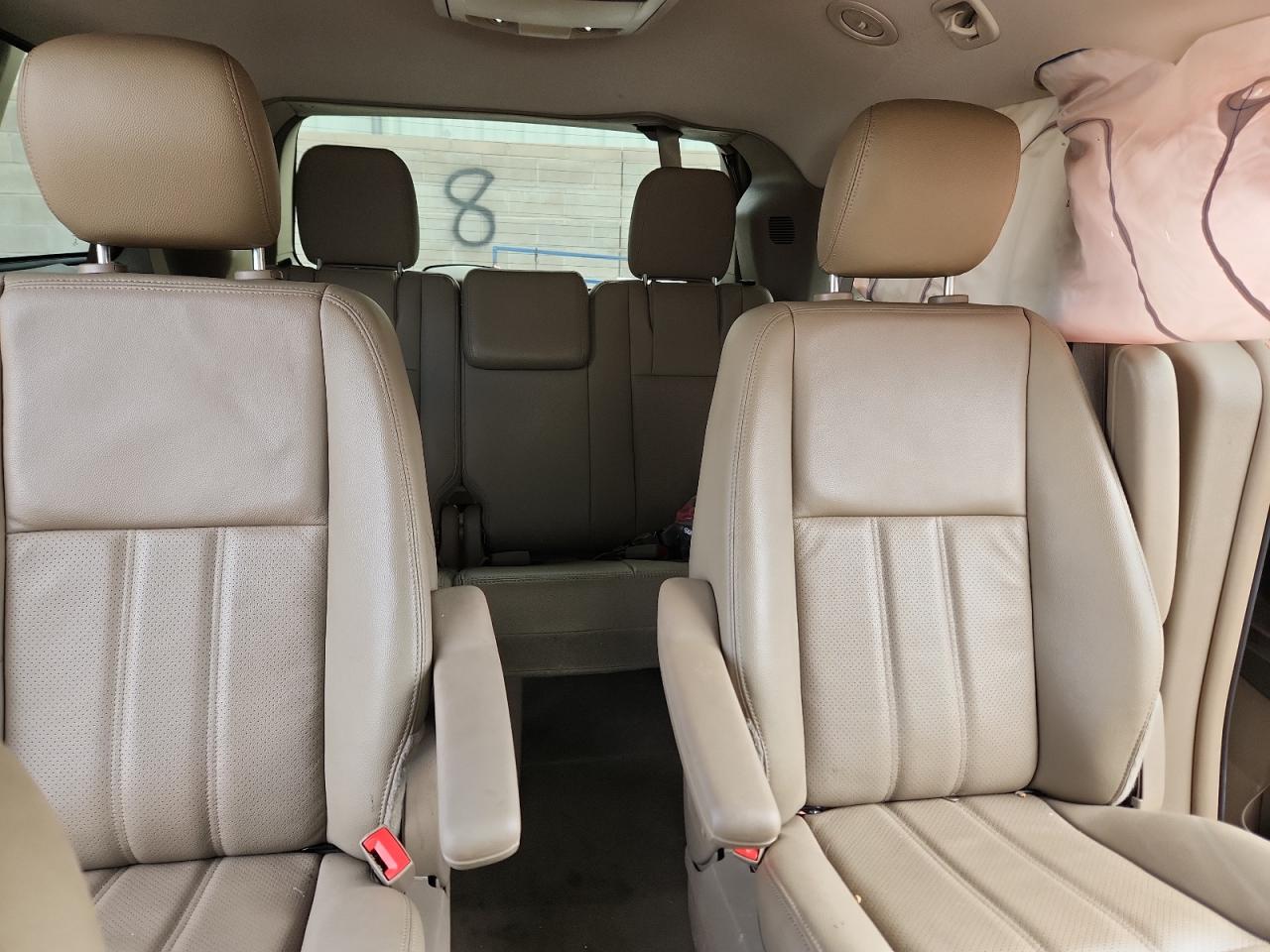 Chrysler Minivan Touring L Image 10