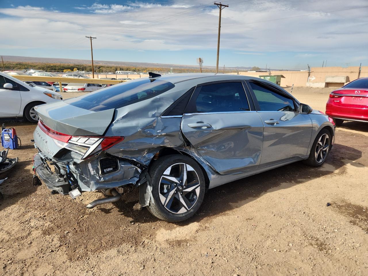 Hyundai ELANTRA Limited Image 13