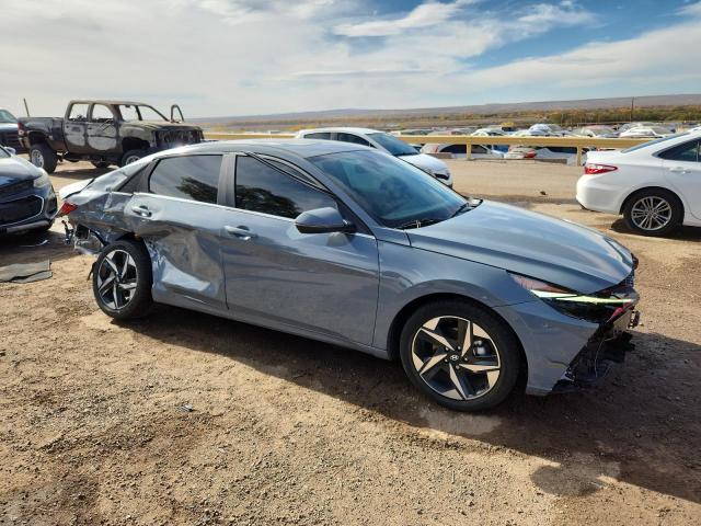 Hyundai ELANTRA Limited Image 3