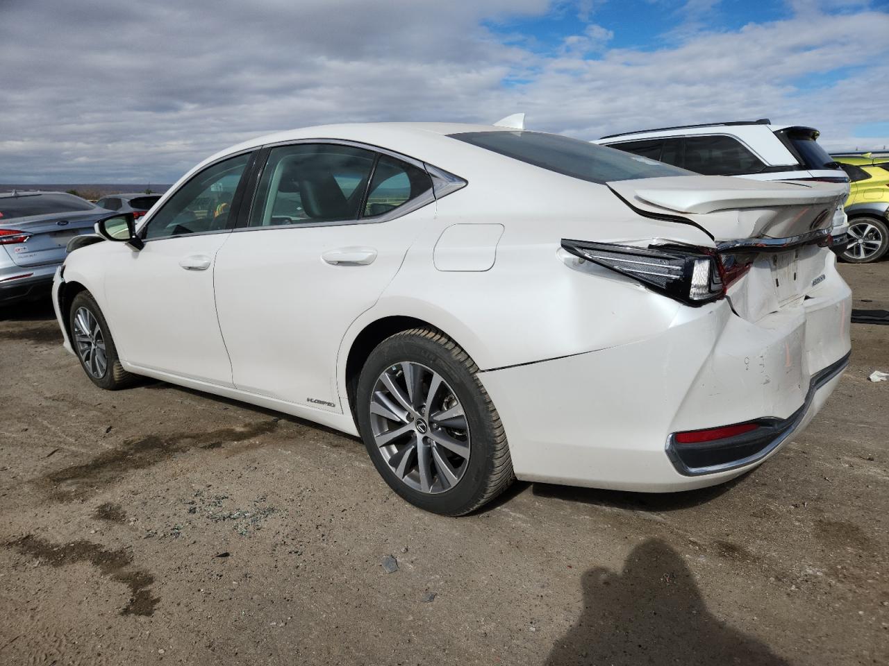Lexus Es 300h Image 2