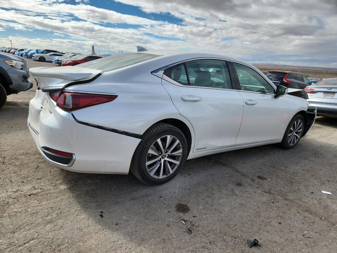 Lexus Es 300h Image 12