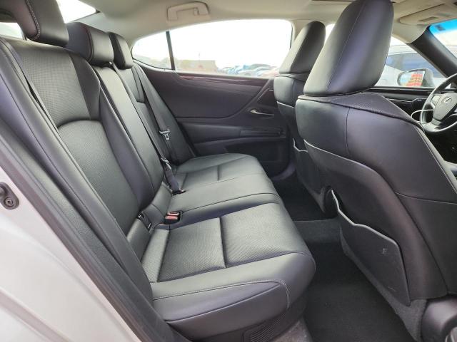 Lexus Es 300h Image 8
