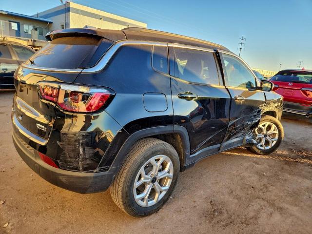 Jeep Compass Latitude Image 6