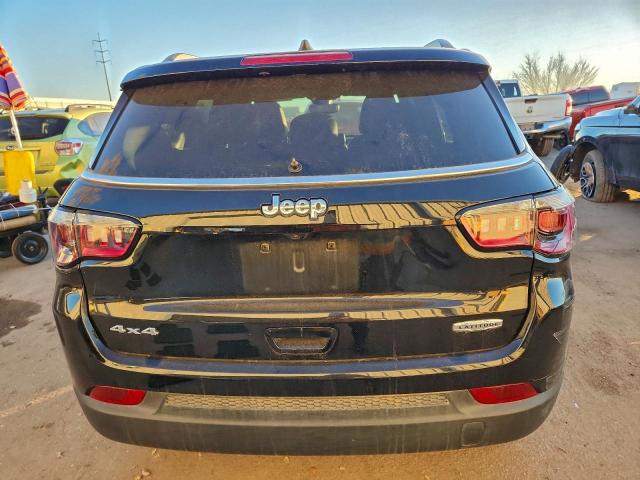 Jeep Compass Latitude Image 2