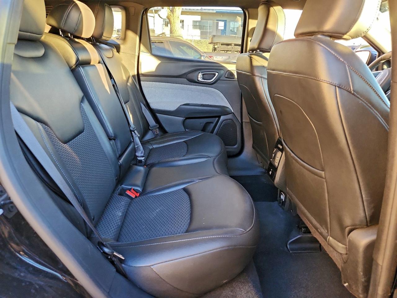 Jeep Compass Latitude Image 10