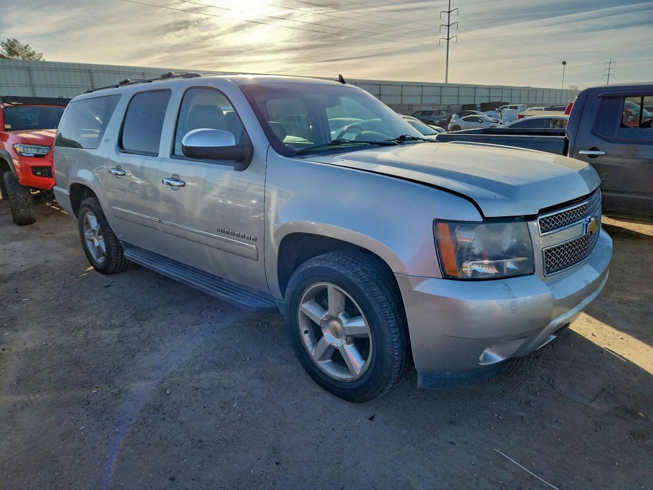 Chevrolet Suburban K1500 Ltz Image 12