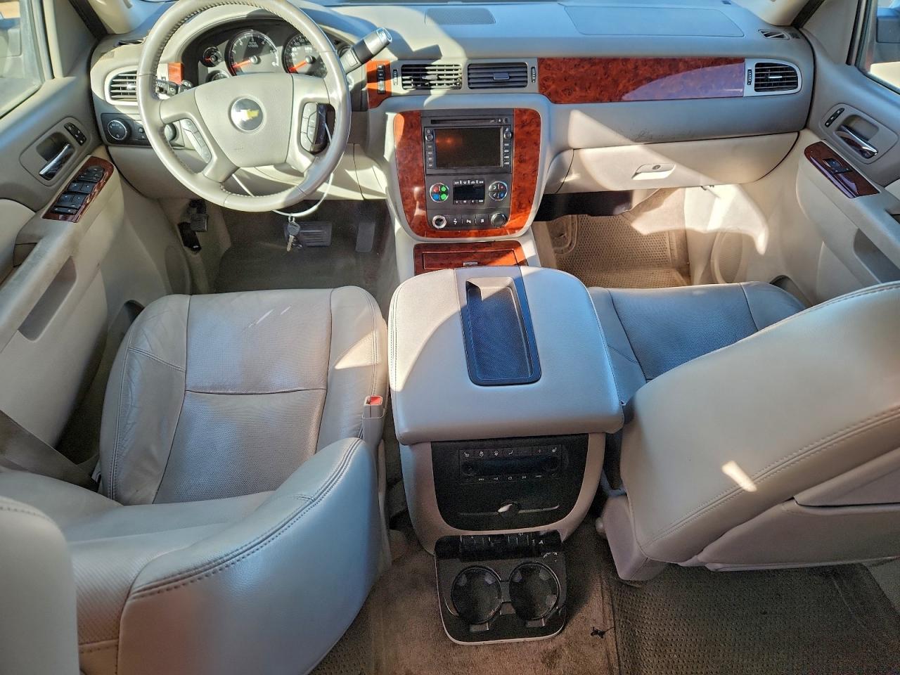 Chevrolet Suburban K1500 Ltz Image 5